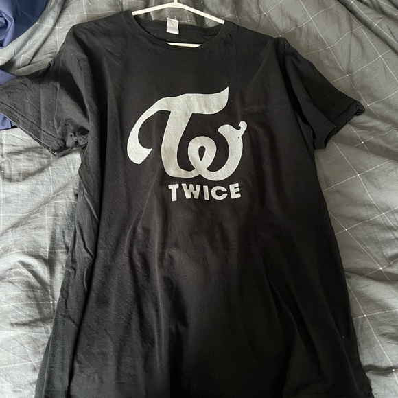 Twice Logo Black T-Shirt - Picture 4 of 4